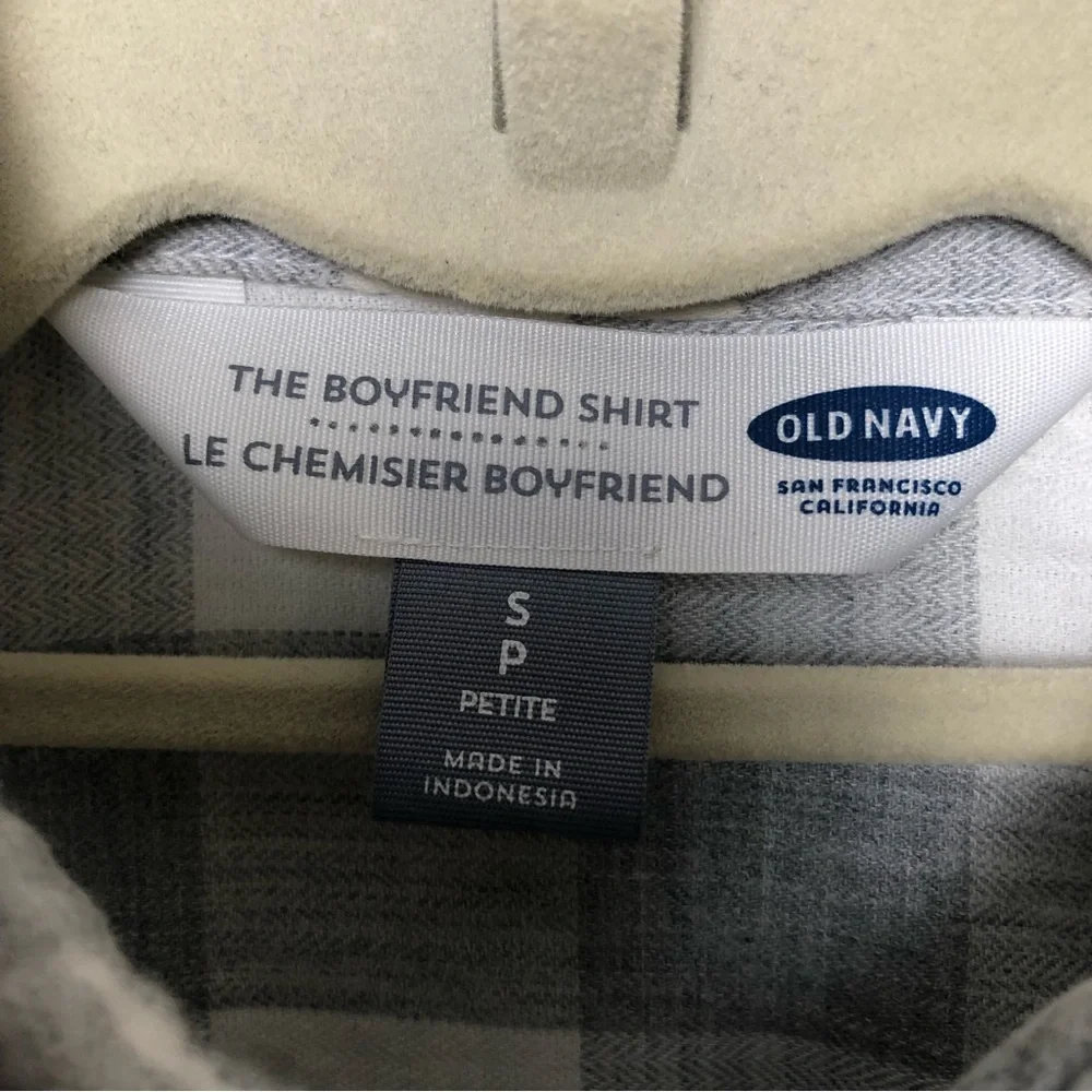 Old Navy Boyfriend Shirt - Picture 2 of 3